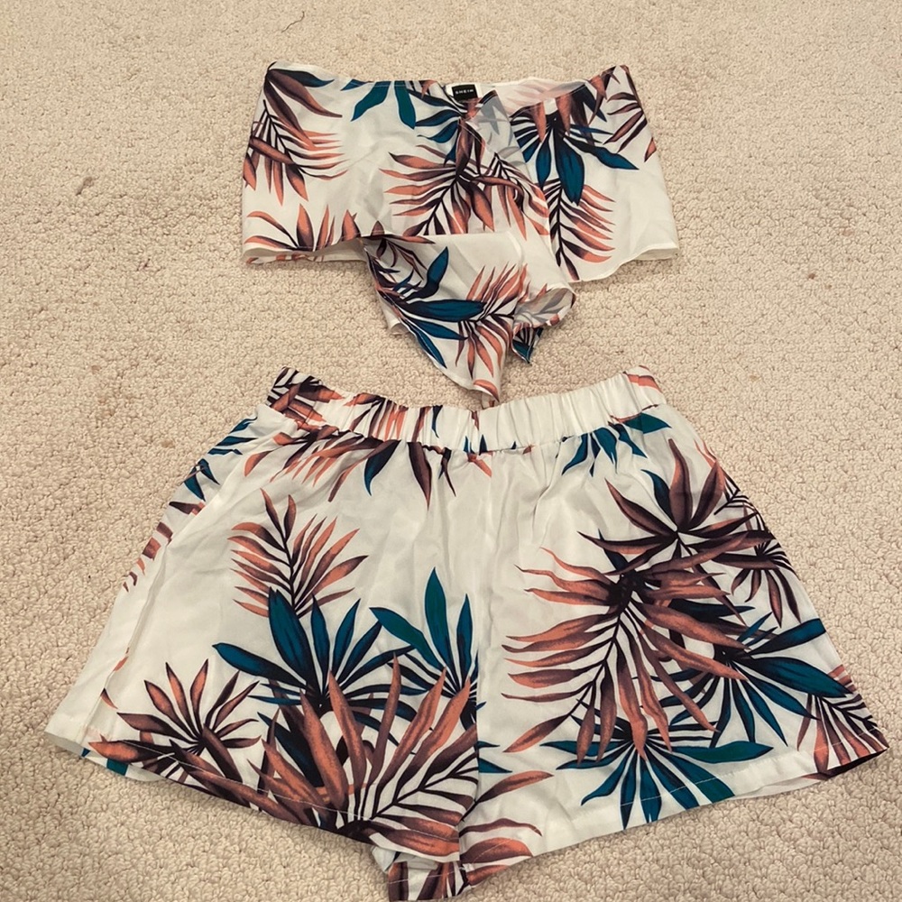 Tropical. Top & Shorts set. Size XS.